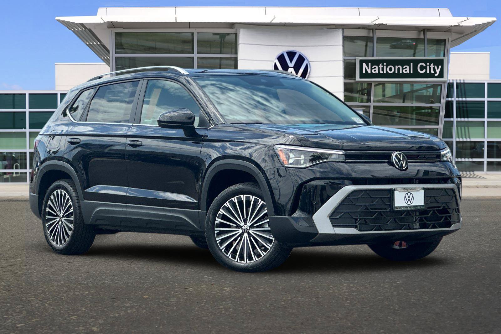 New 2026 Volkswagen Taos SE FWD image 2