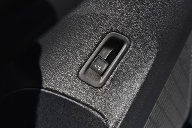 New 2026 Volkswagen Atlas Cross Sport SE image 9