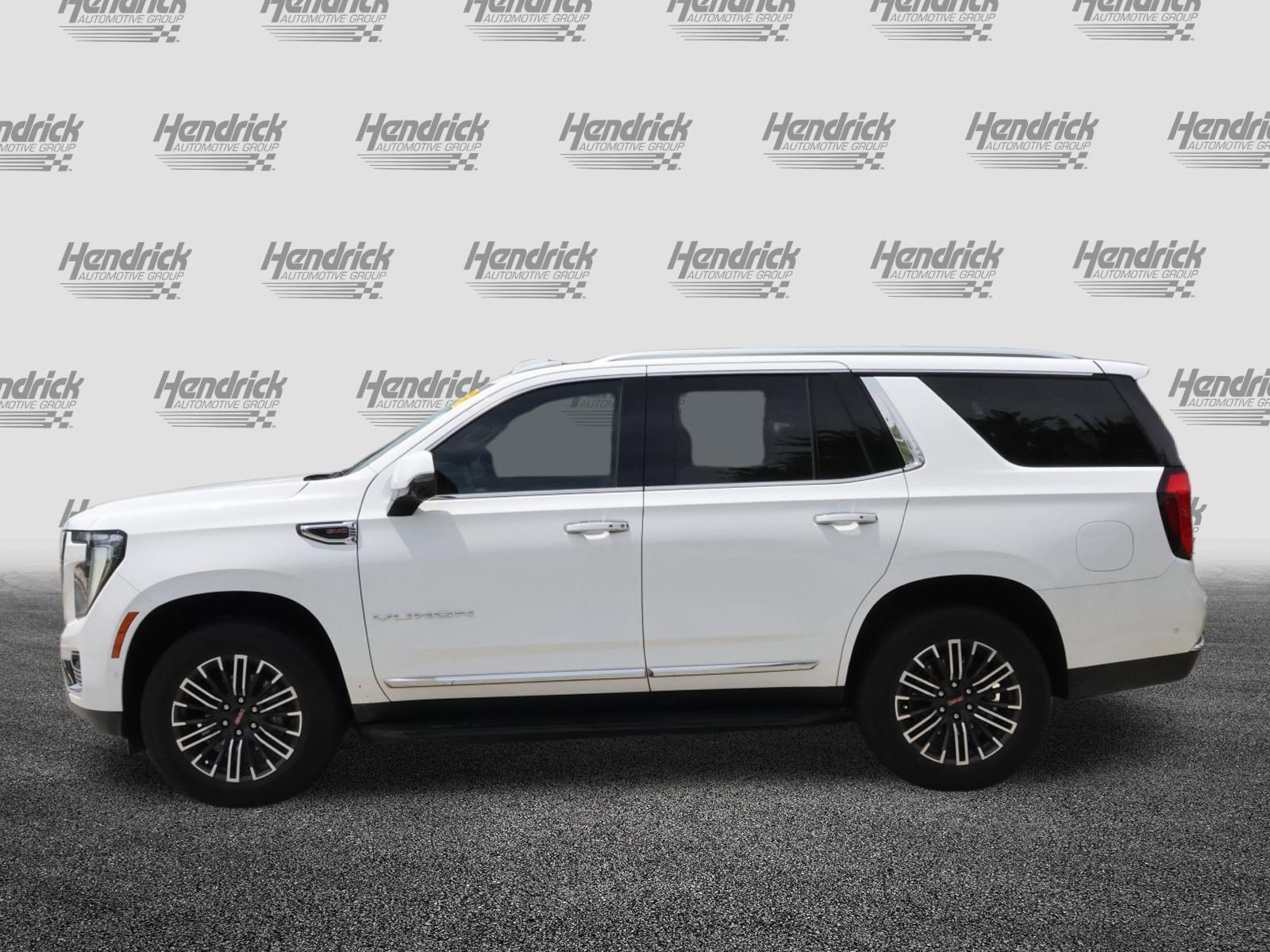 Used 2025 GMC Yukon Elevation AWD/4WD image 6