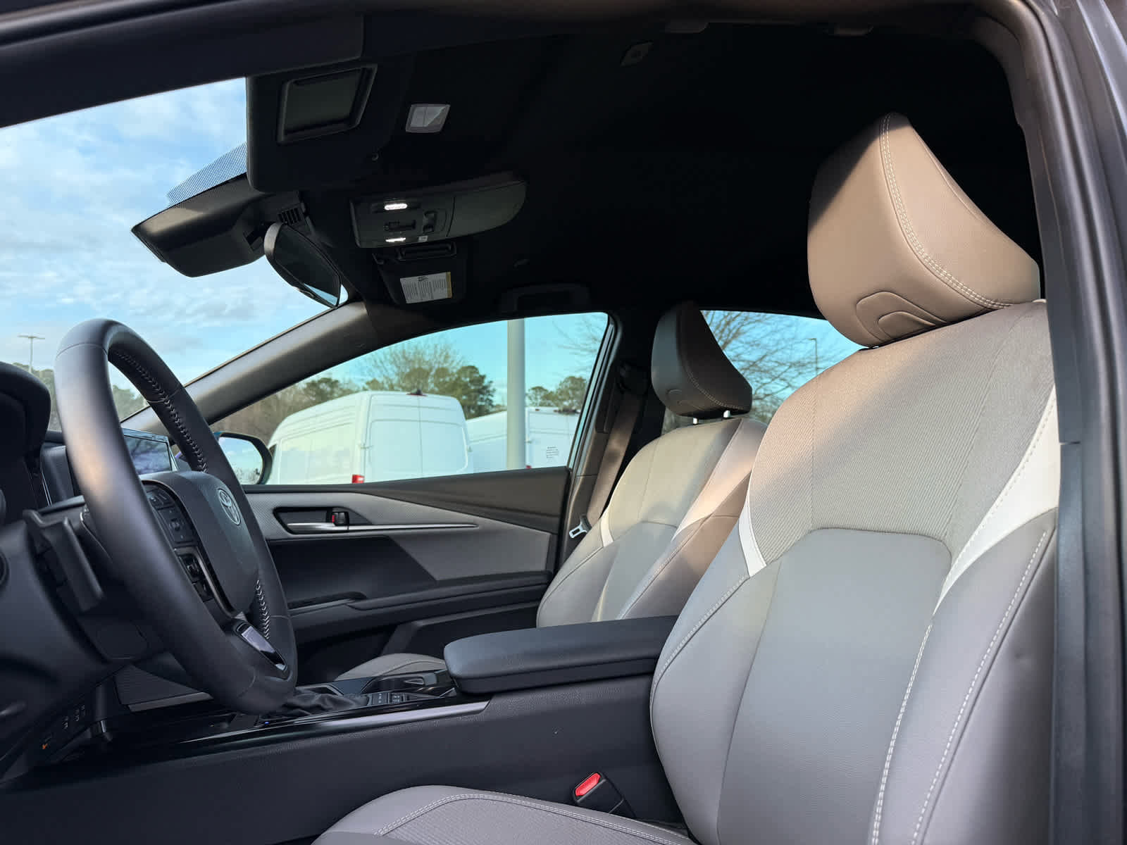 Used 2025 Toyota Camry SE image 22