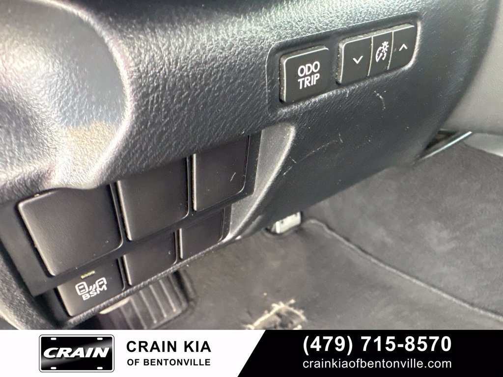 Used 2016 Lexus IS 200t RWD image 9