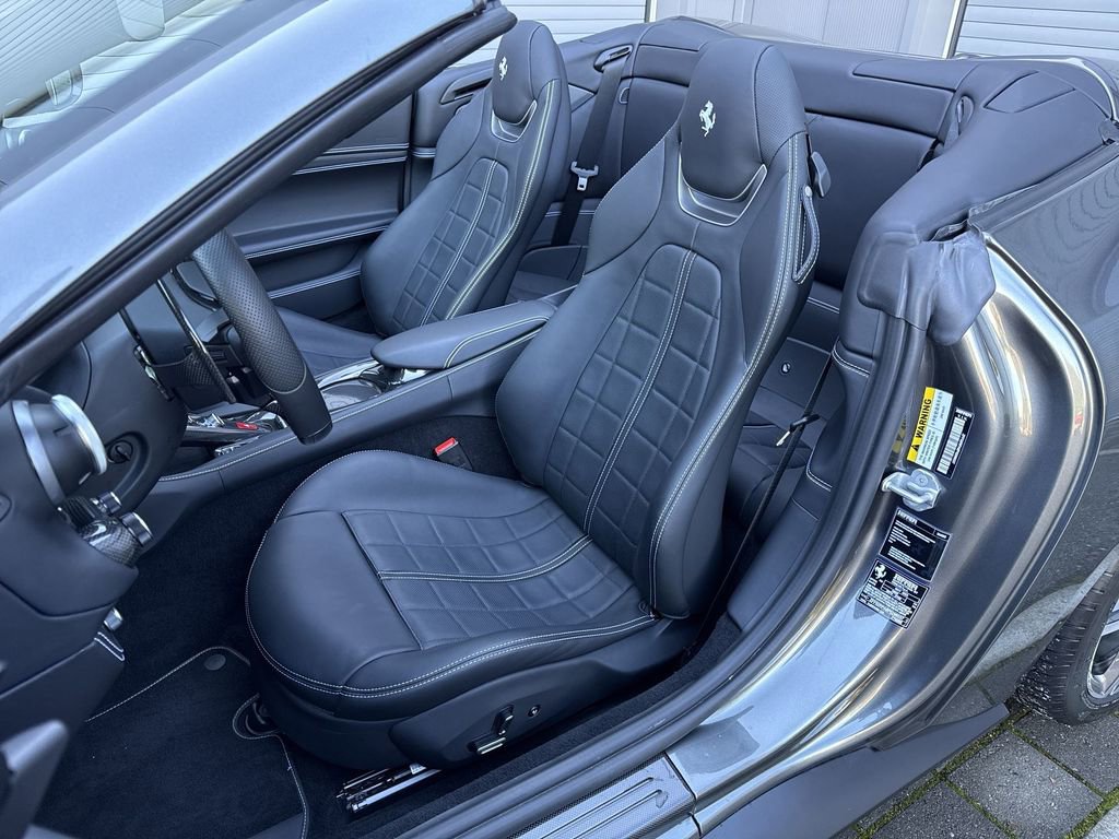 Used 2023 Ferrari Portofino M RWD image 11