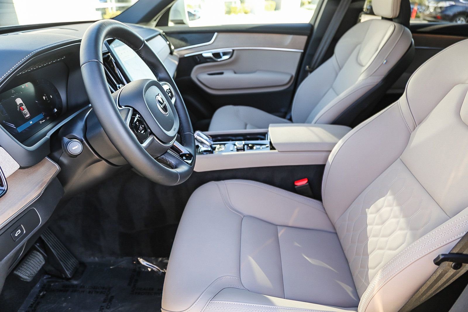 Certified 2025 Volvo XC90 B5 Core w/ Climate Package image 19