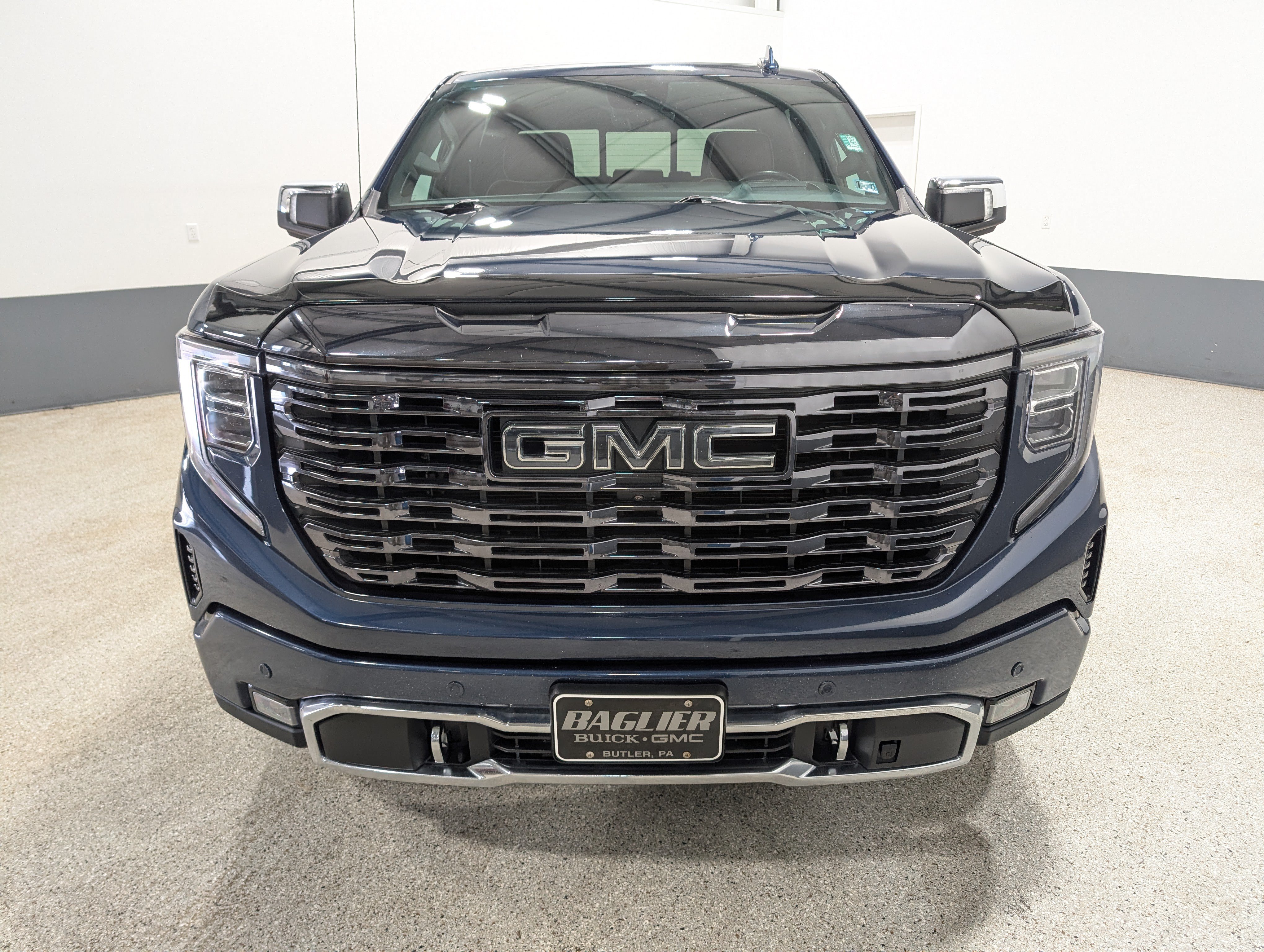 Used 2022 GMC Sierra 1500 Denali Ultimate AWD/4WD image 8