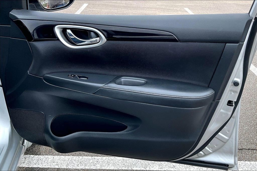 Used 2016 Nissan Sentra SV image 18