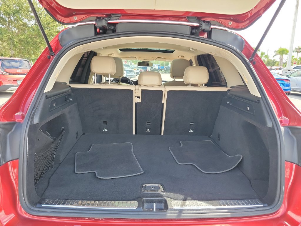 Used 2021 Mercedes-Benz GLC 300 w/ Premium Package image 28