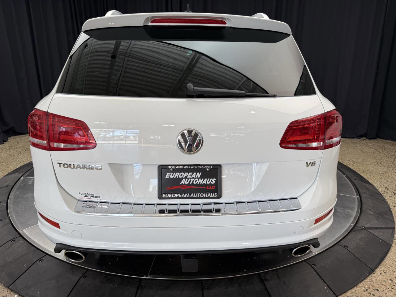 Used 2014 Volkswagen Touareg VR6 image 8