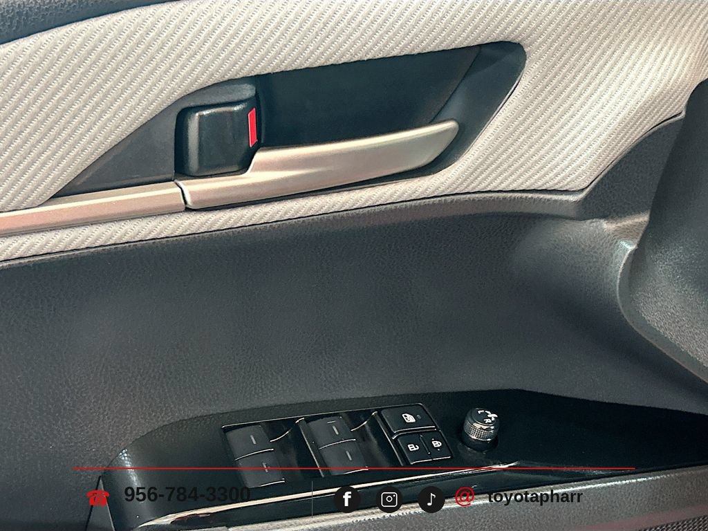 Used 2025 Toyota Camry SE w/ Convenience Package FWD image 16