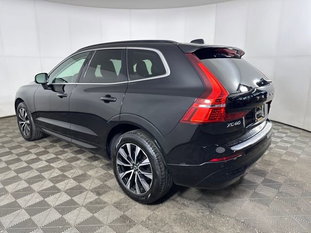 Used 2023 Volvo XC60 B5 Core image 5