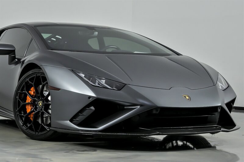 Used 2022 Lamborghini Huracan EVO RWD image 3