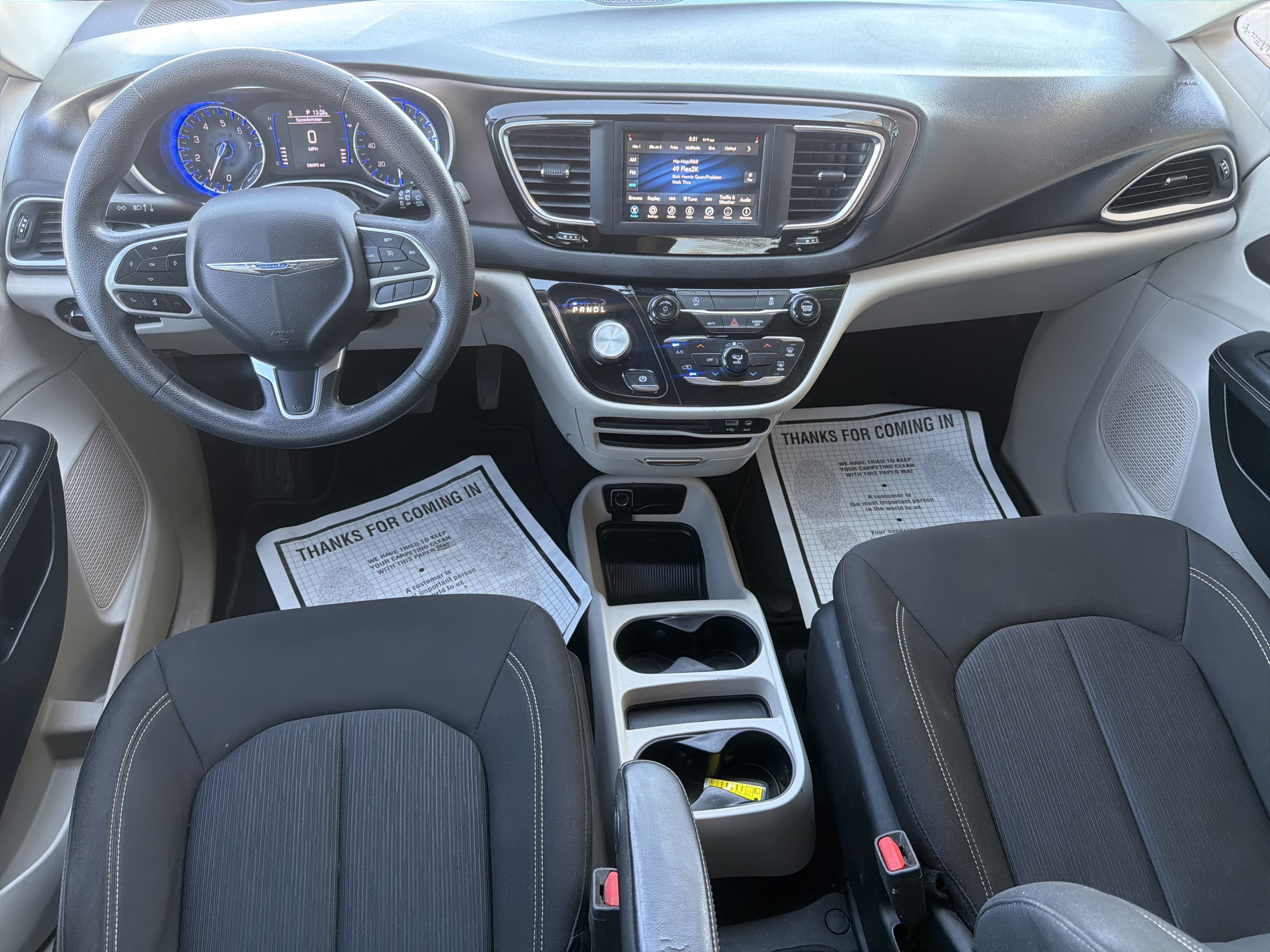 Used 2020 Chrysler Voyager LX FWD image 10