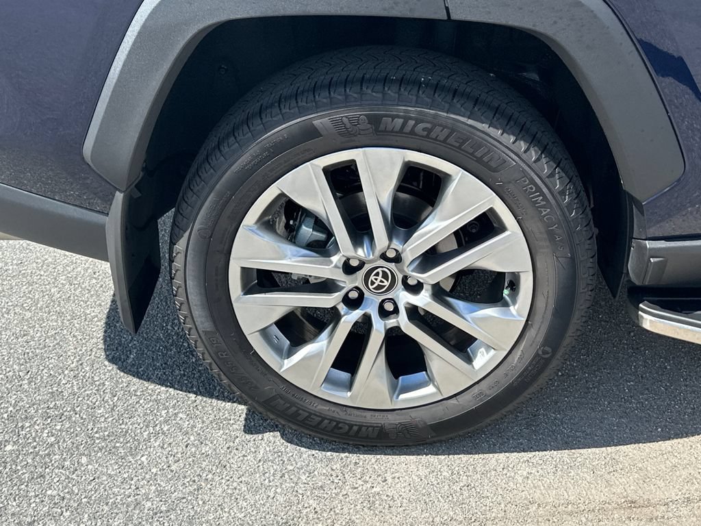 Used 2025 Toyota RAV4 XLE Premium w/ Weather Package FWD image 17