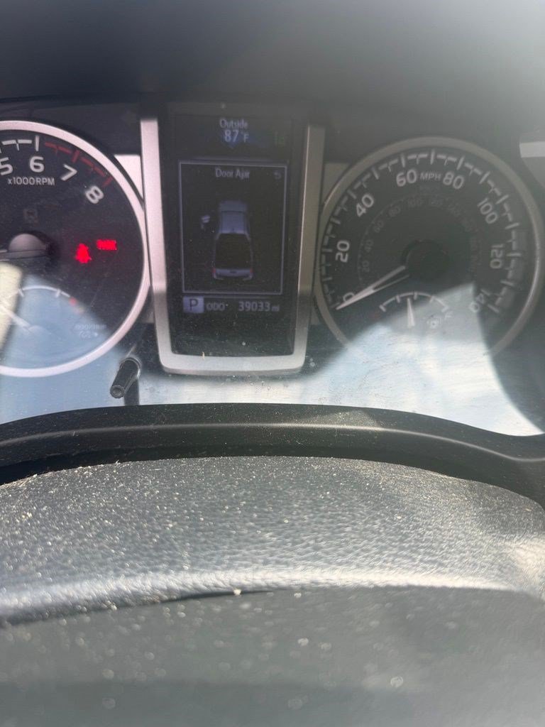 Certified 2020 Toyota Tacoma SR5 RWD image 1