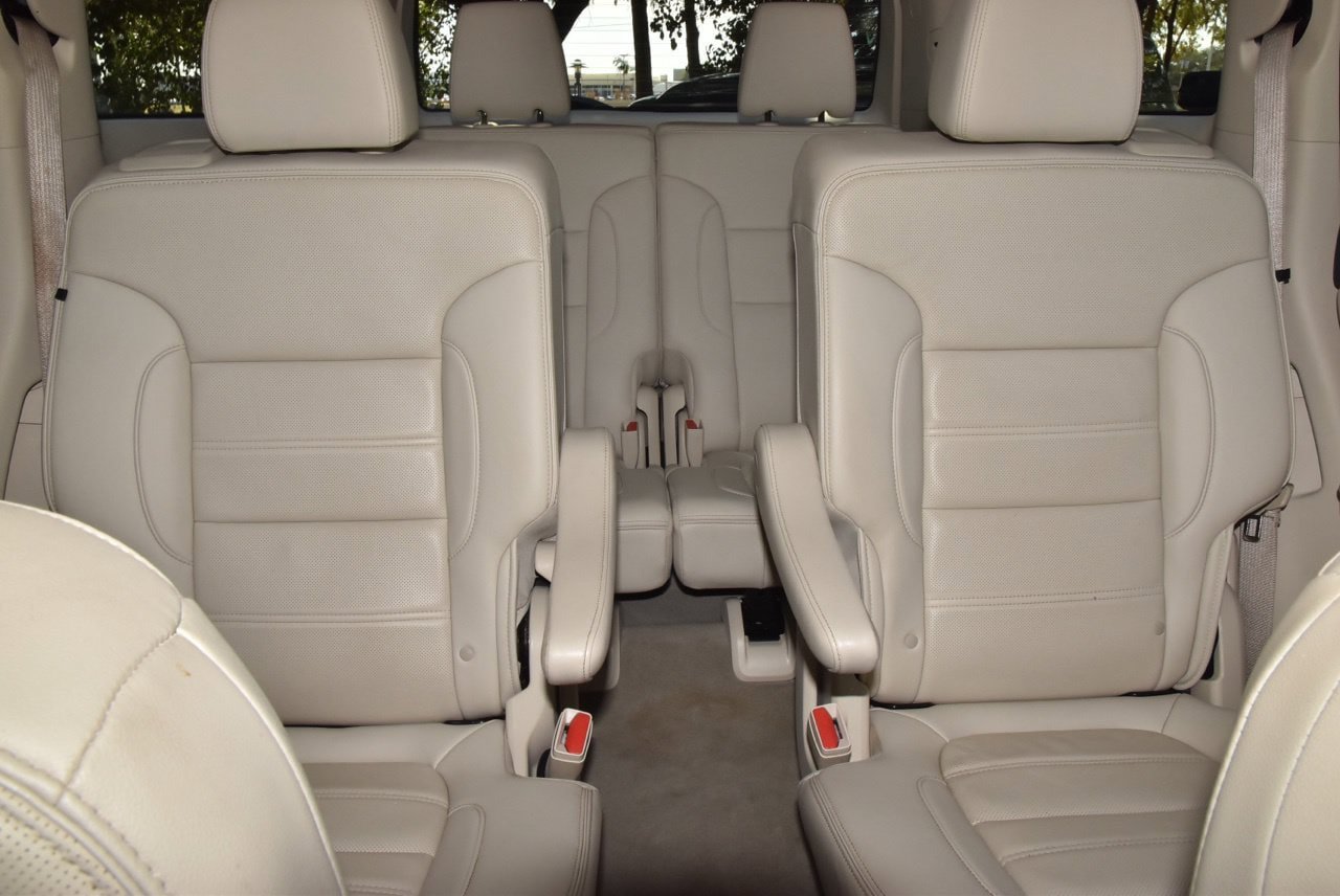 Used 2023 GMC Acadia Denali w/ Denali Ultimate Package FWD image 21