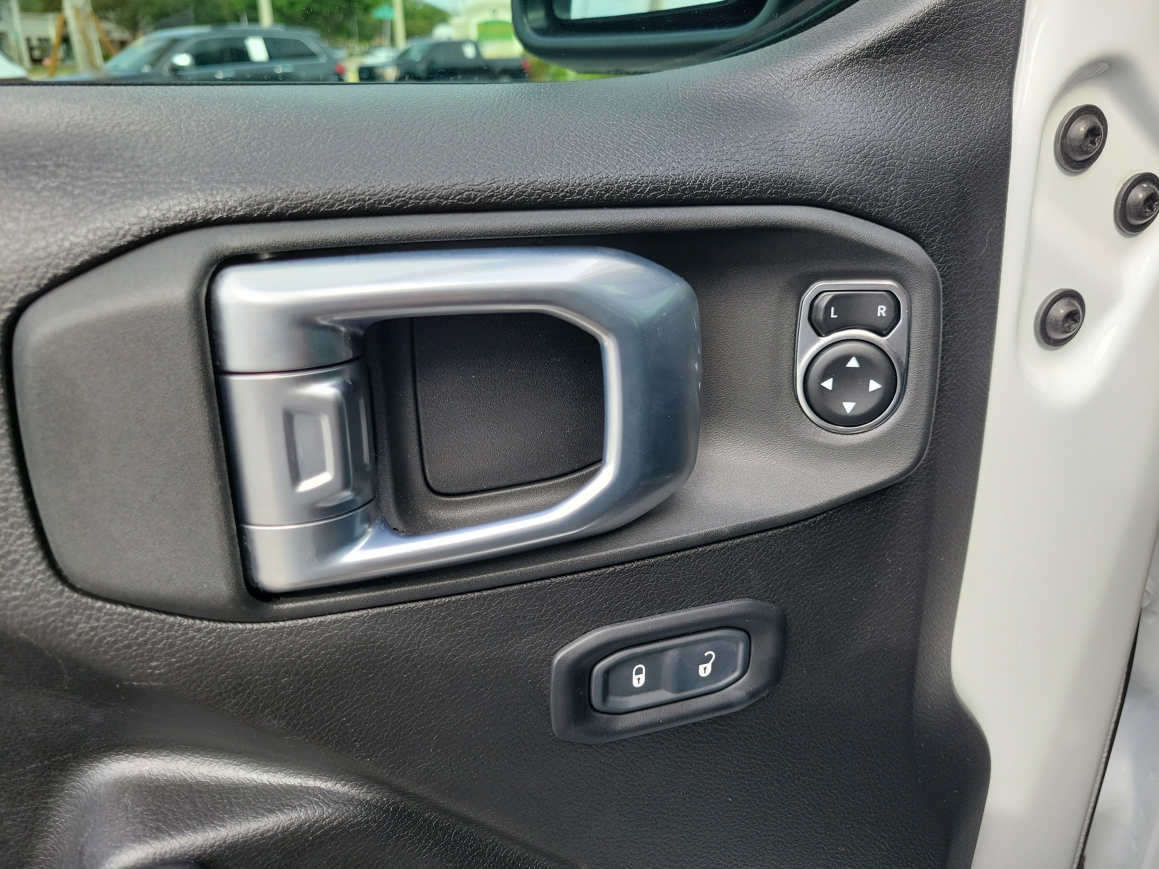 Used 2023 Jeep Gladiator Willys image 16