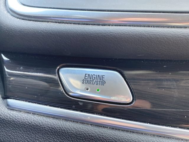 Used 2020 Buick Enclave Premium w/ Sun and Sites Package AWD/4WD image 17