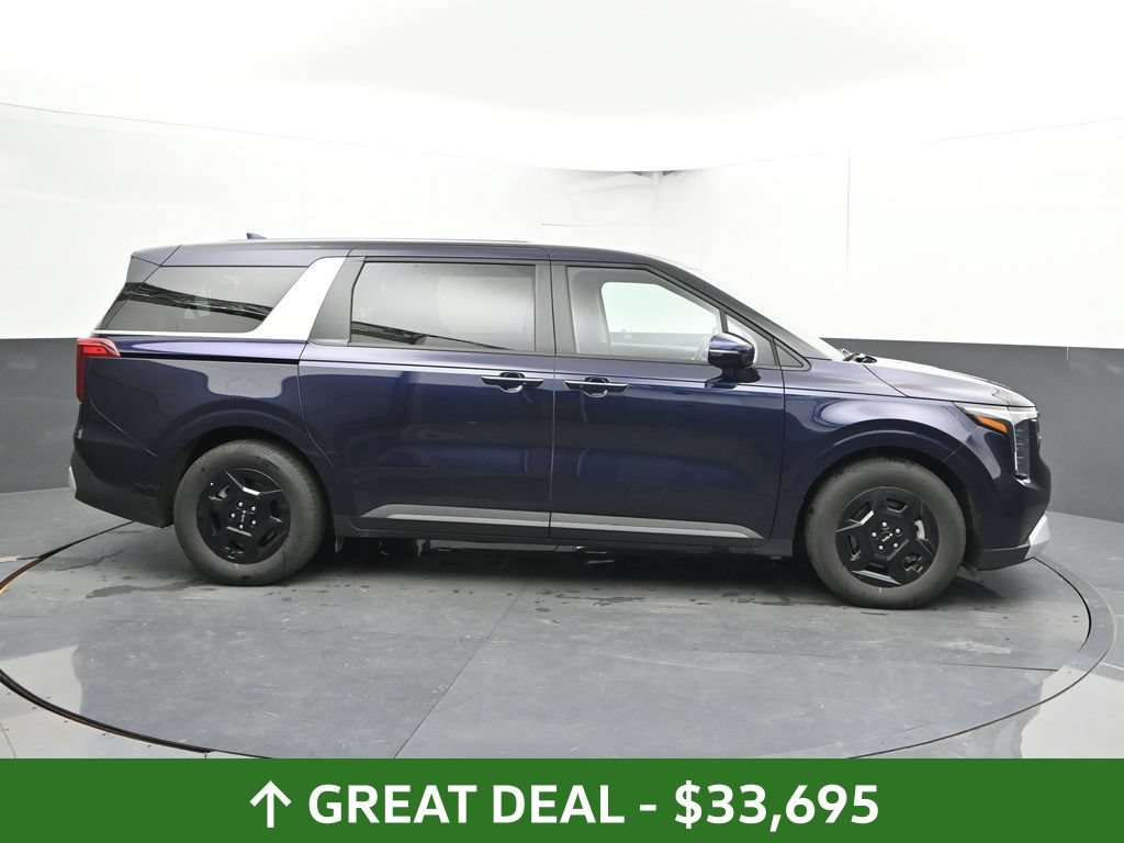 Used 2026 Kia Carnival FWD image 5