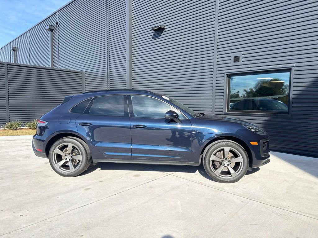 Certified 2023 Porsche Macan Turbo image 10