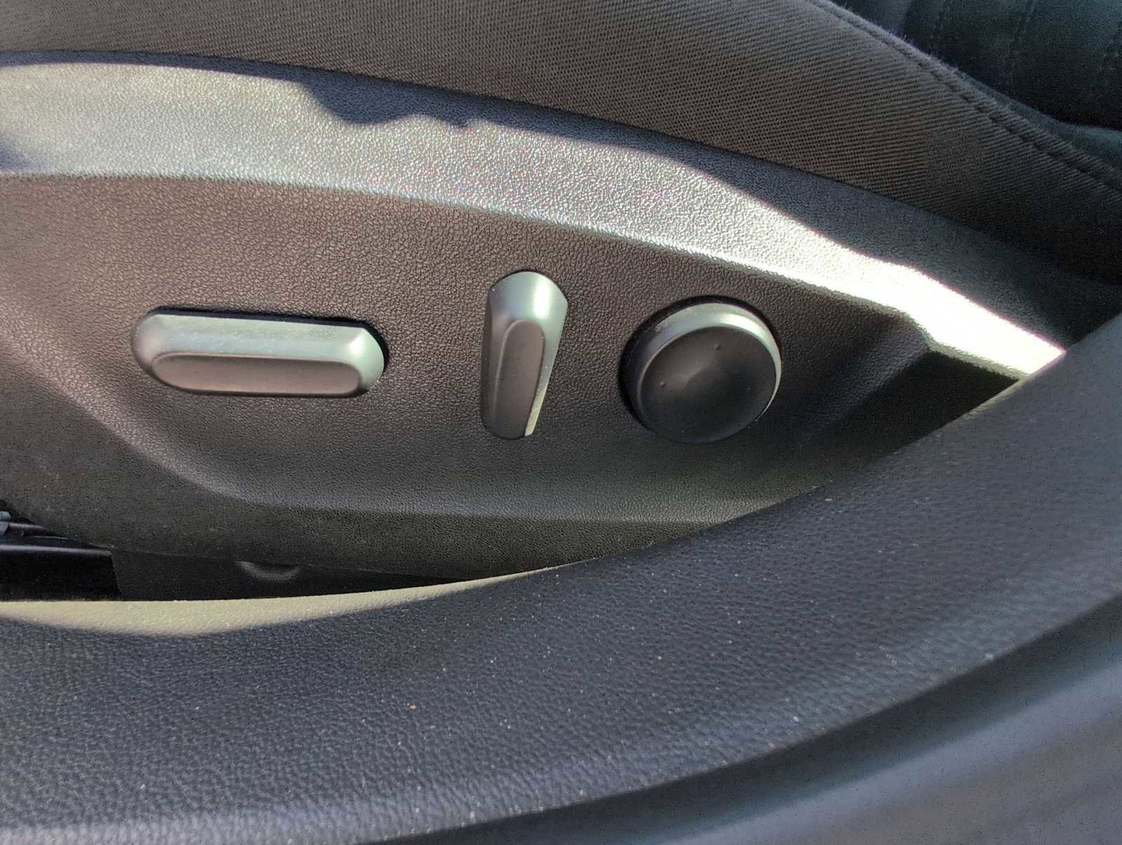 Used 2014 Buick Regal Premium FWD image 17