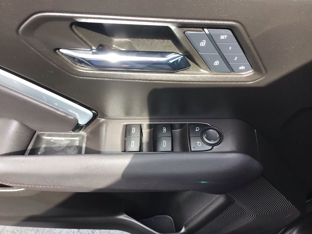 Used 2024 Chevrolet Colorado Z71 w/ Z71 Convenience Package 2 image 10