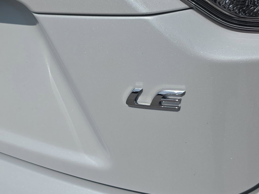 Used 2022 Toyota Corolla LE image 5