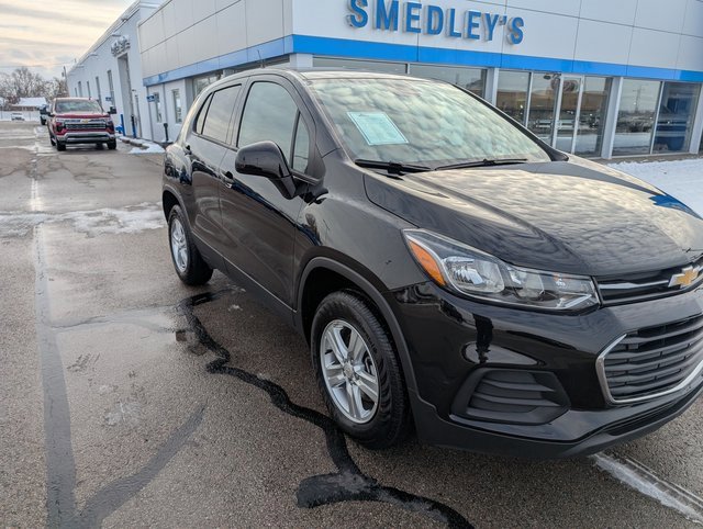 Used 2022 Chevrolet Trax LS w/ Tint and Cruise Package image 2