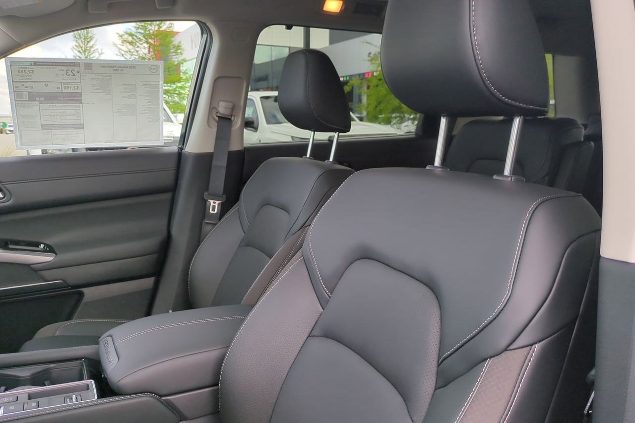 New 2026 Nissan Pathfinder SL w/ SL Premium Package FWD image 15