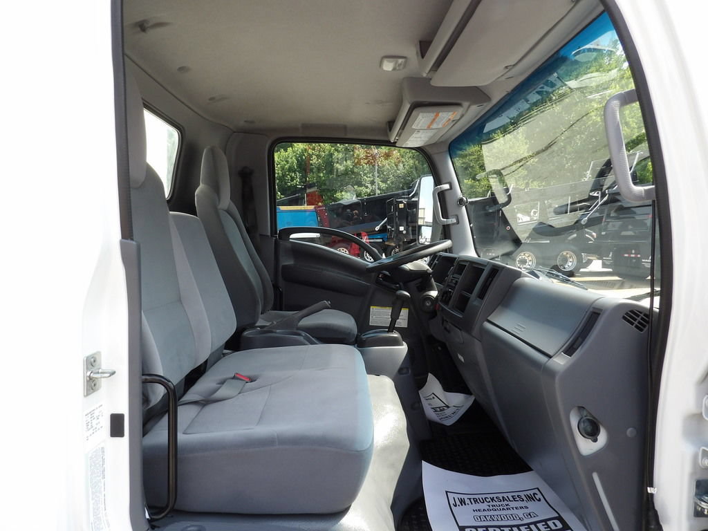 Used 2021 Isuzu NPR RWD image 27
