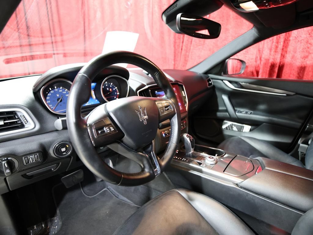 Used 2018 Maserati Ghibli RWD image 12