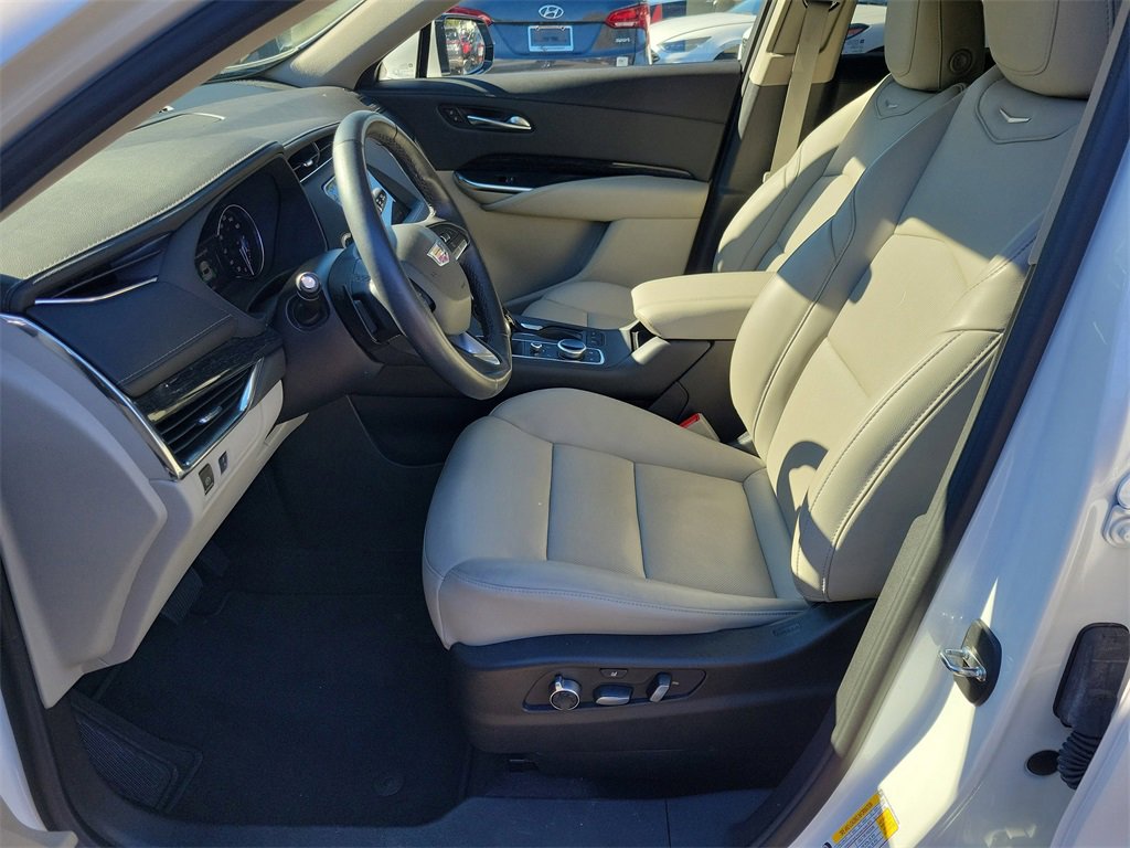 Used 2023 Cadillac XT4 Premium Luxury image 22