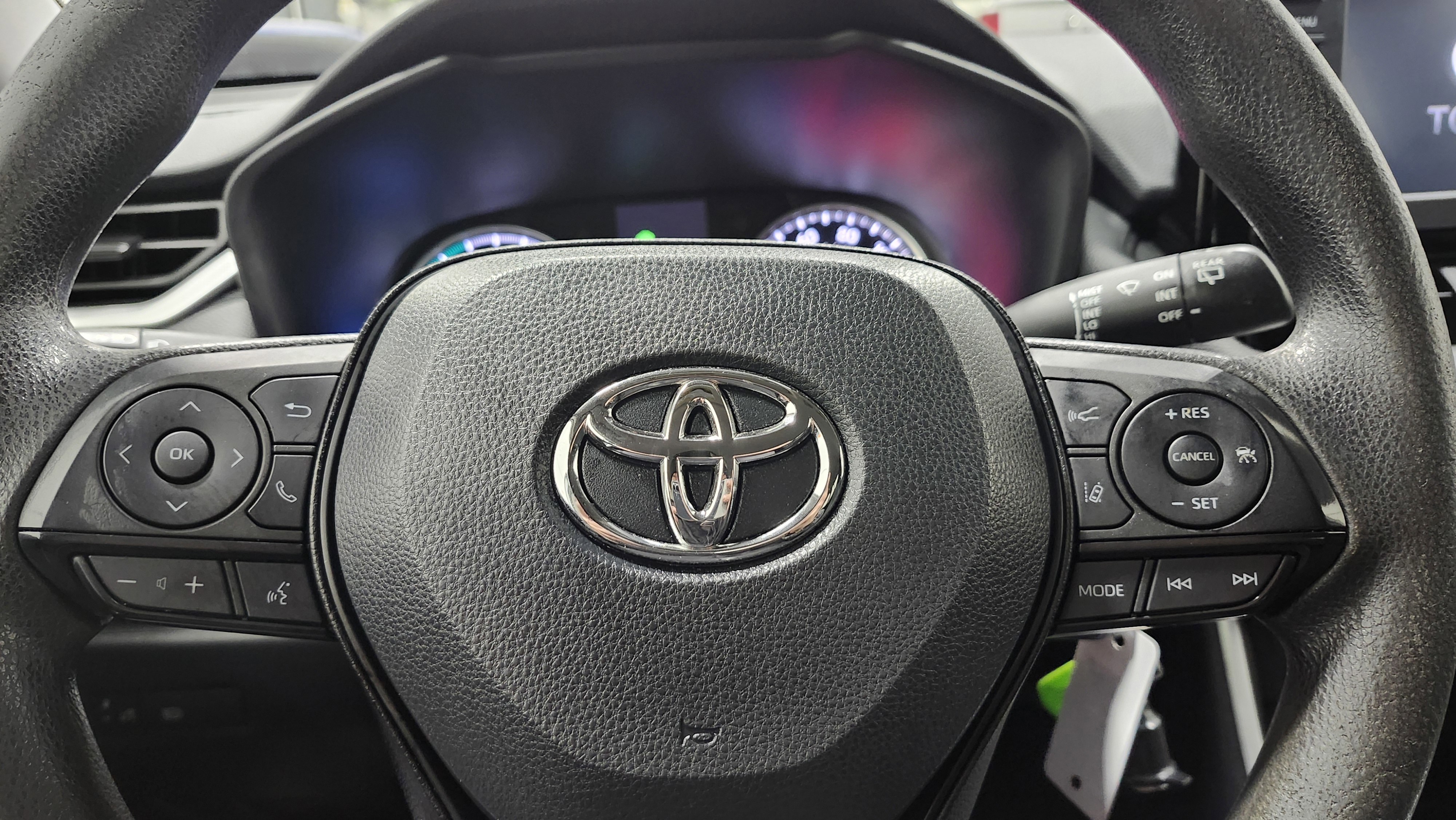 Used 2022 Toyota RAV4 LE image 25