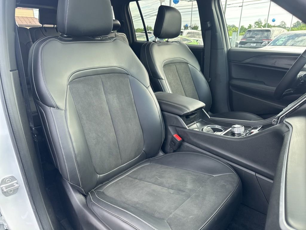 Used 2025 Jeep Grand Cherokee L Altitude AWD/4WD image 6