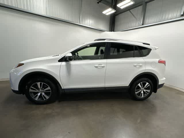 Used 2018 Toyota RAV4 XLE w/ Plus Extra Value Package AWD/4WD image 2