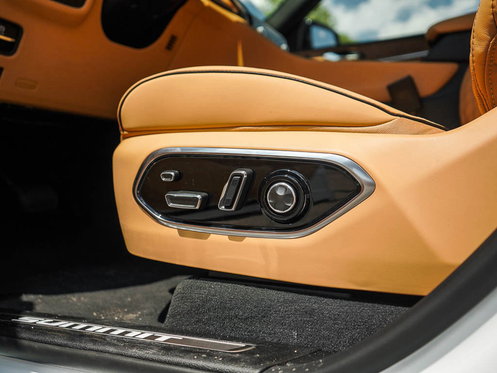 New 2025 Jeep Grand Cherokee Summit image 19