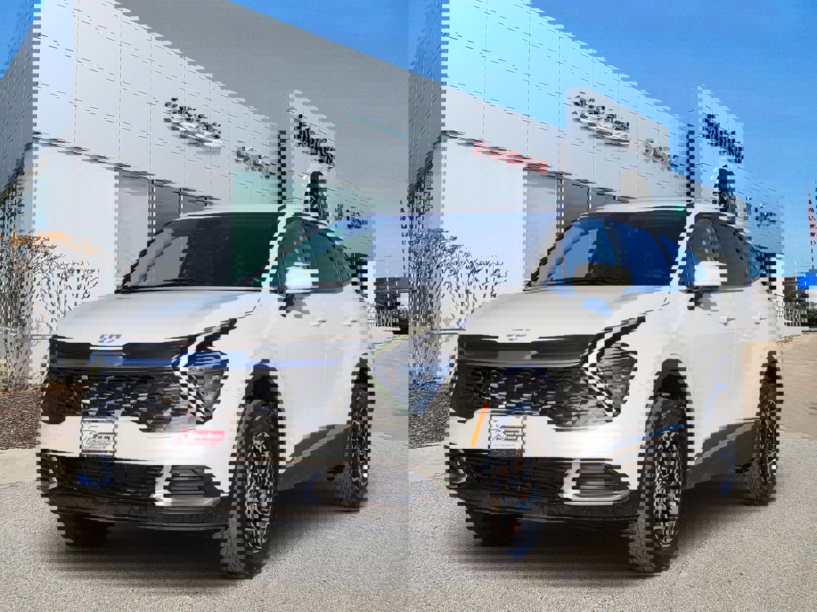 Used 2024 Kia Sportage LX image 2