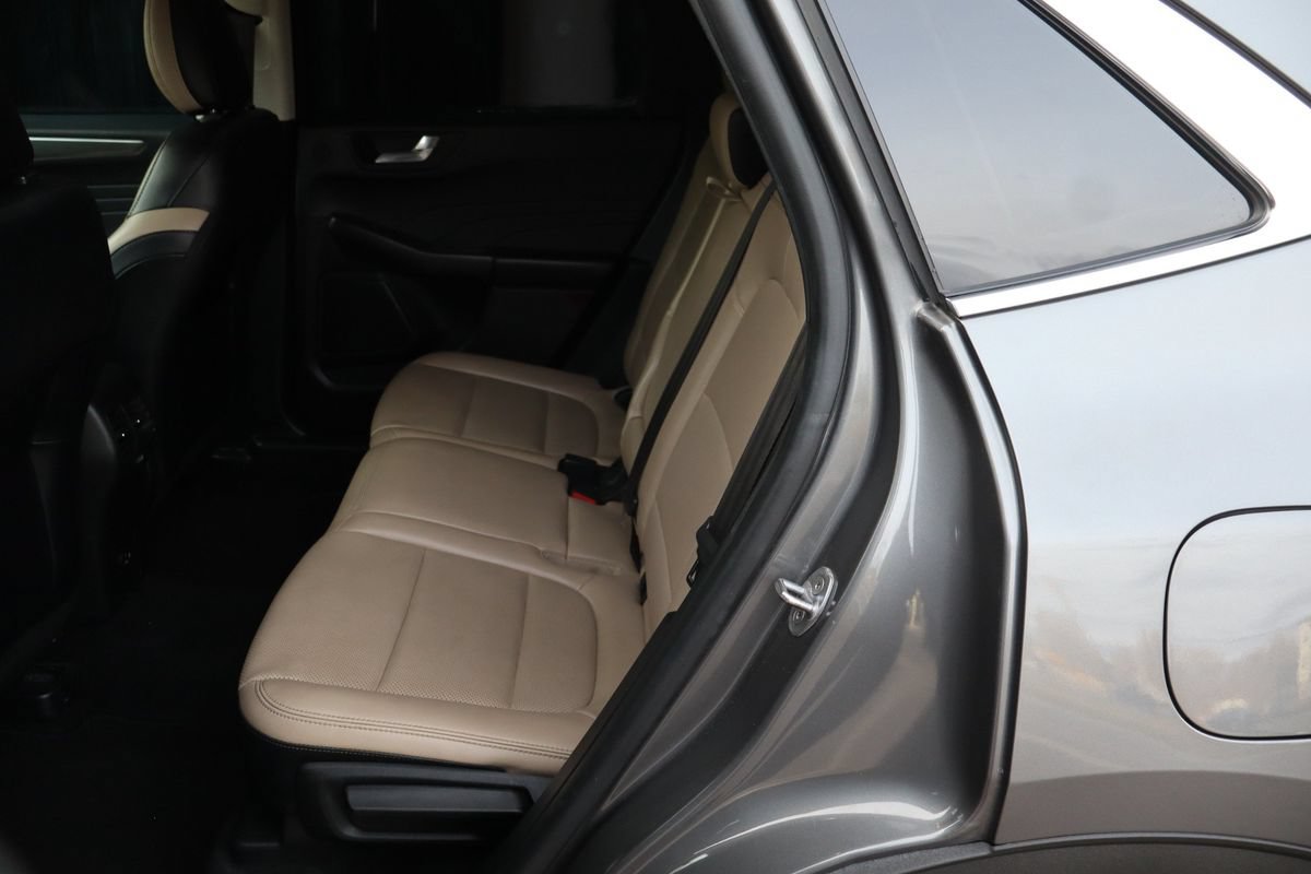 Used 2021 Ford Escape Titanium AWD/4WD image 20