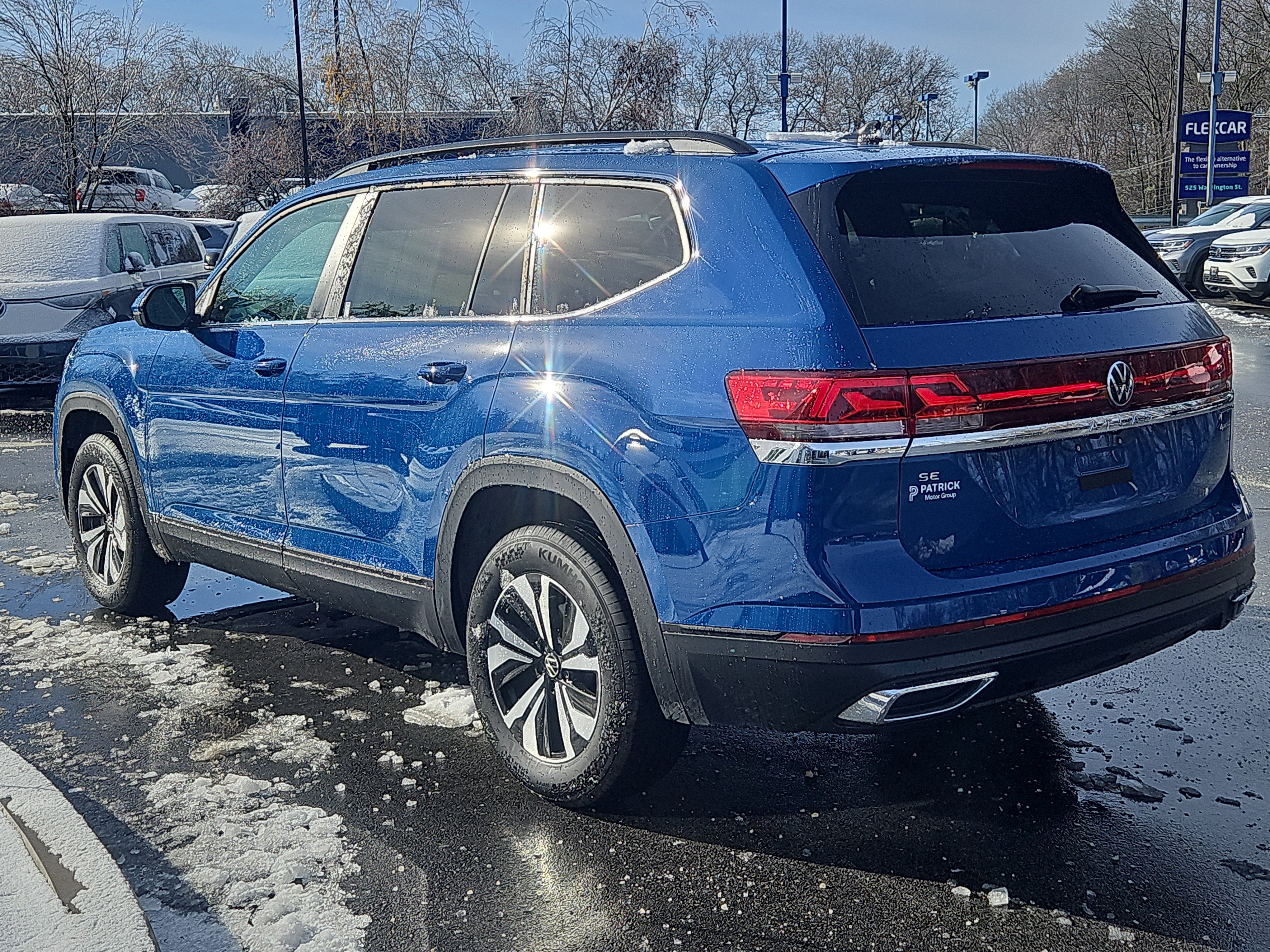Used 2025 Volkswagen Atlas SE image 25