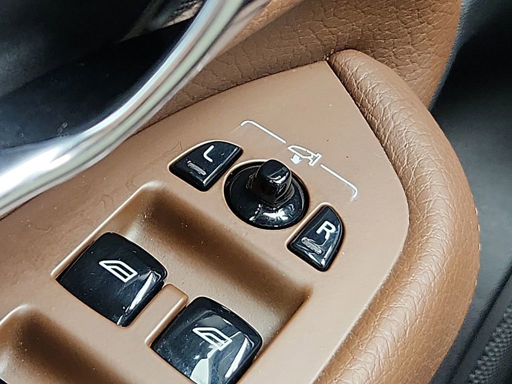 Used 2020 Volvo XC90 T6 Momentum w/ Protection Package Premier image 26