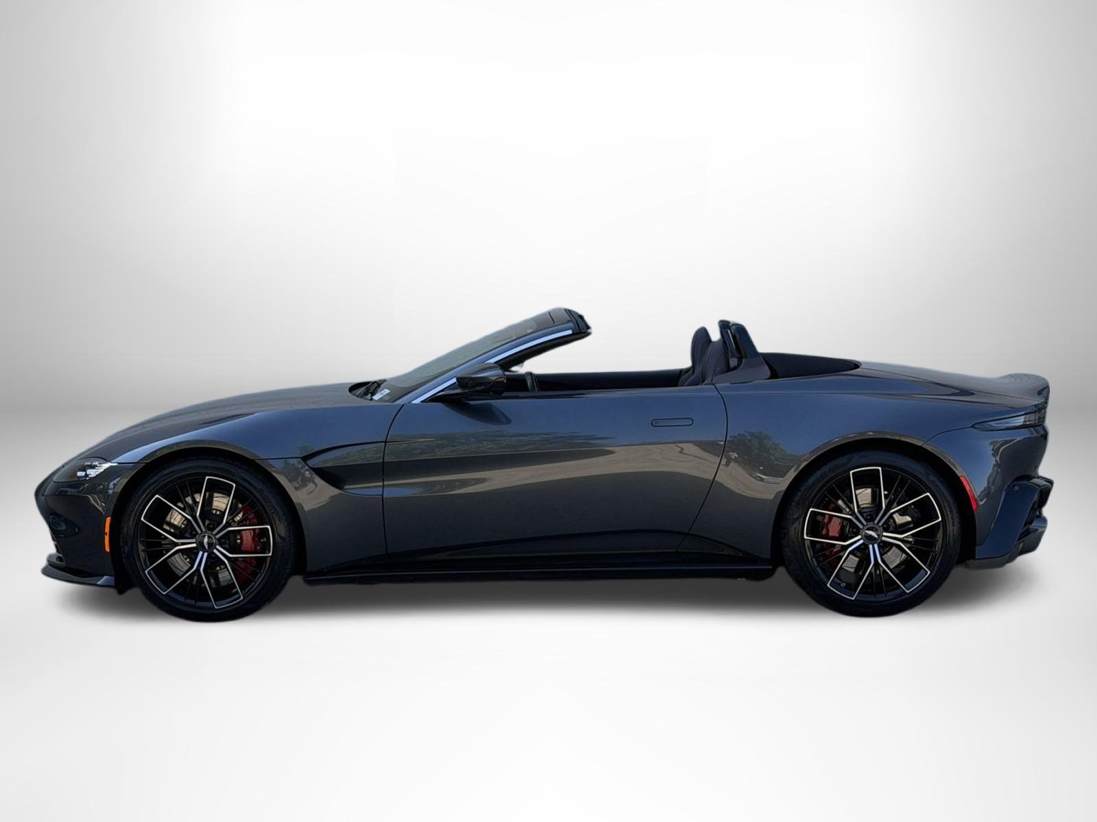 Used 2023 Aston Martin V8 Vantage Roadster RWD image 17