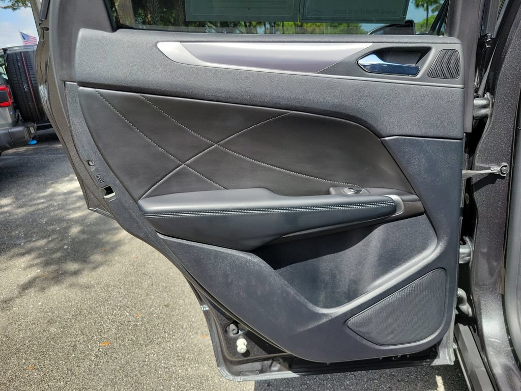 Used 2019 Lincoln MKC Premiere FWD image 8