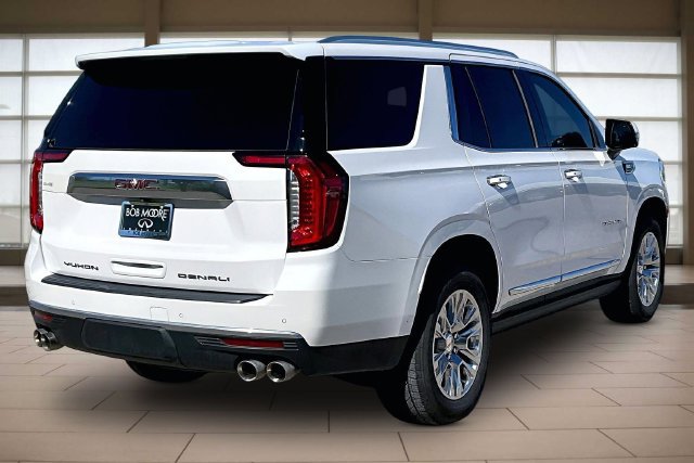 Used 2023 GMC Yukon Denali w/ LPO, Floor Liner Package AWD/4WD image 2