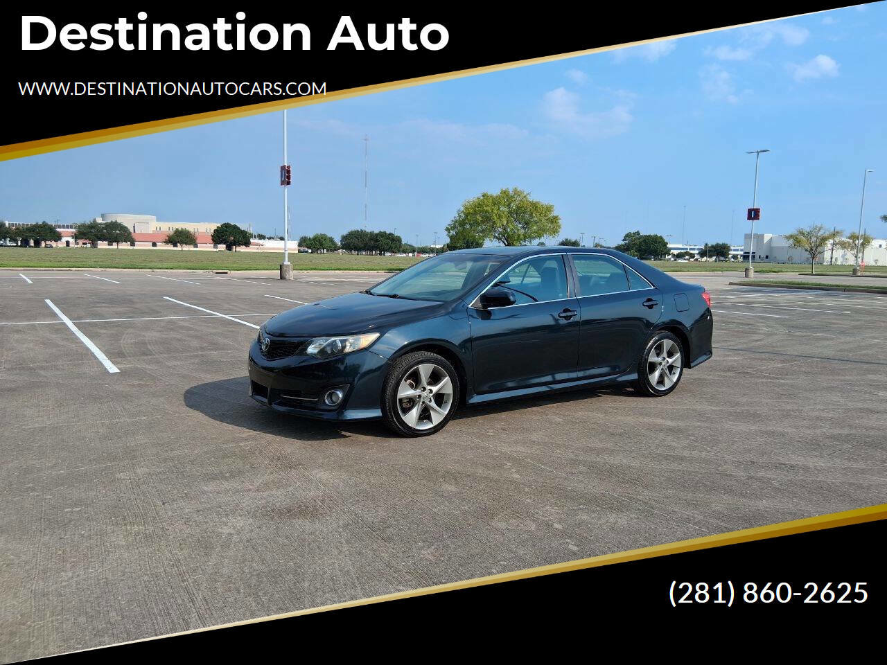 Used 2012 Toyota Camry SE image 1
