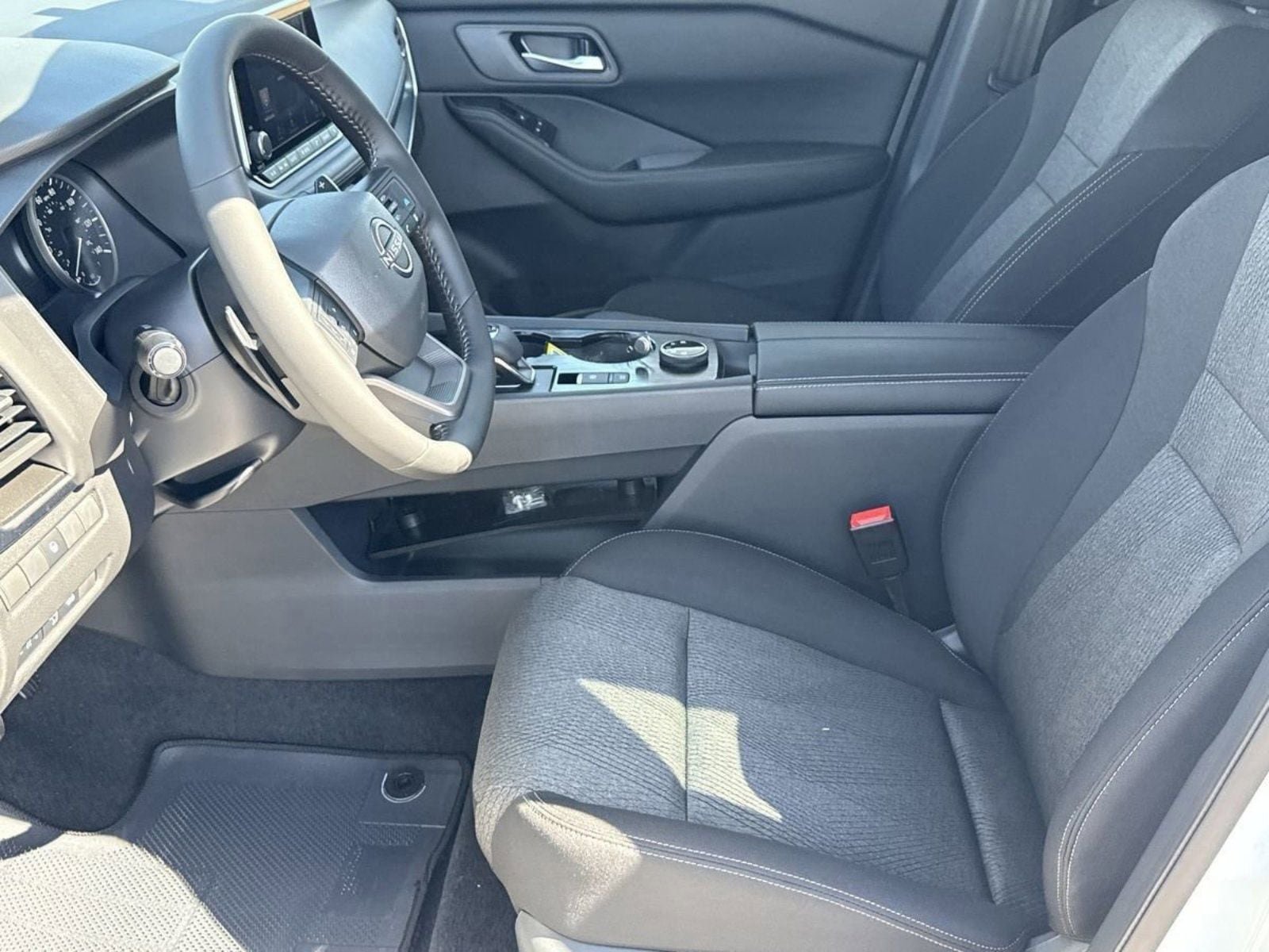 New 2026 Nissan Rogue SV AWD/4WD image 22