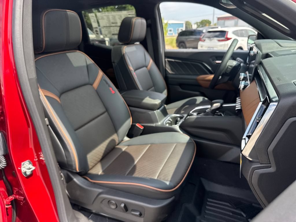 New 2026 GMC Canyon AT4 w/ Technology Plus Package AWD/4WD image 10