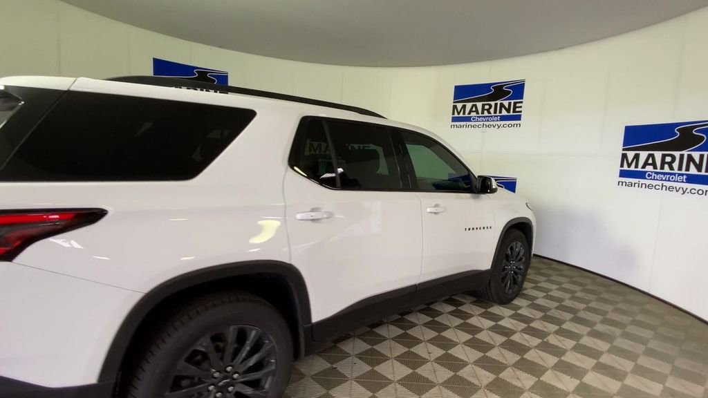 Used 2023 Chevrolet Traverse RS AWD/4WD image 2
