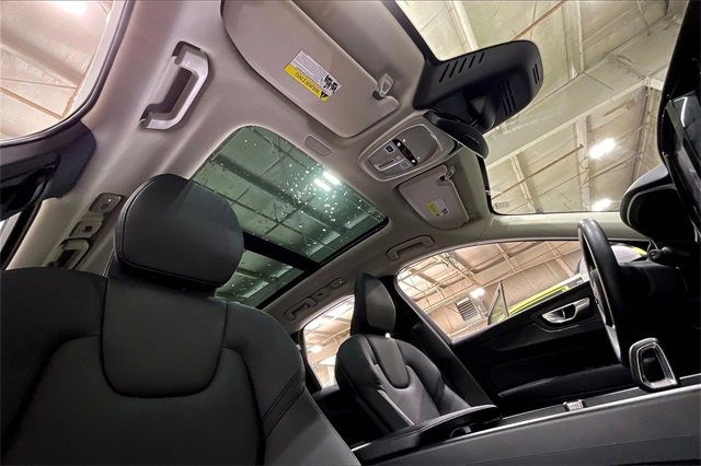 Certified 2023 Volvo XC60 B5 Plus image 23