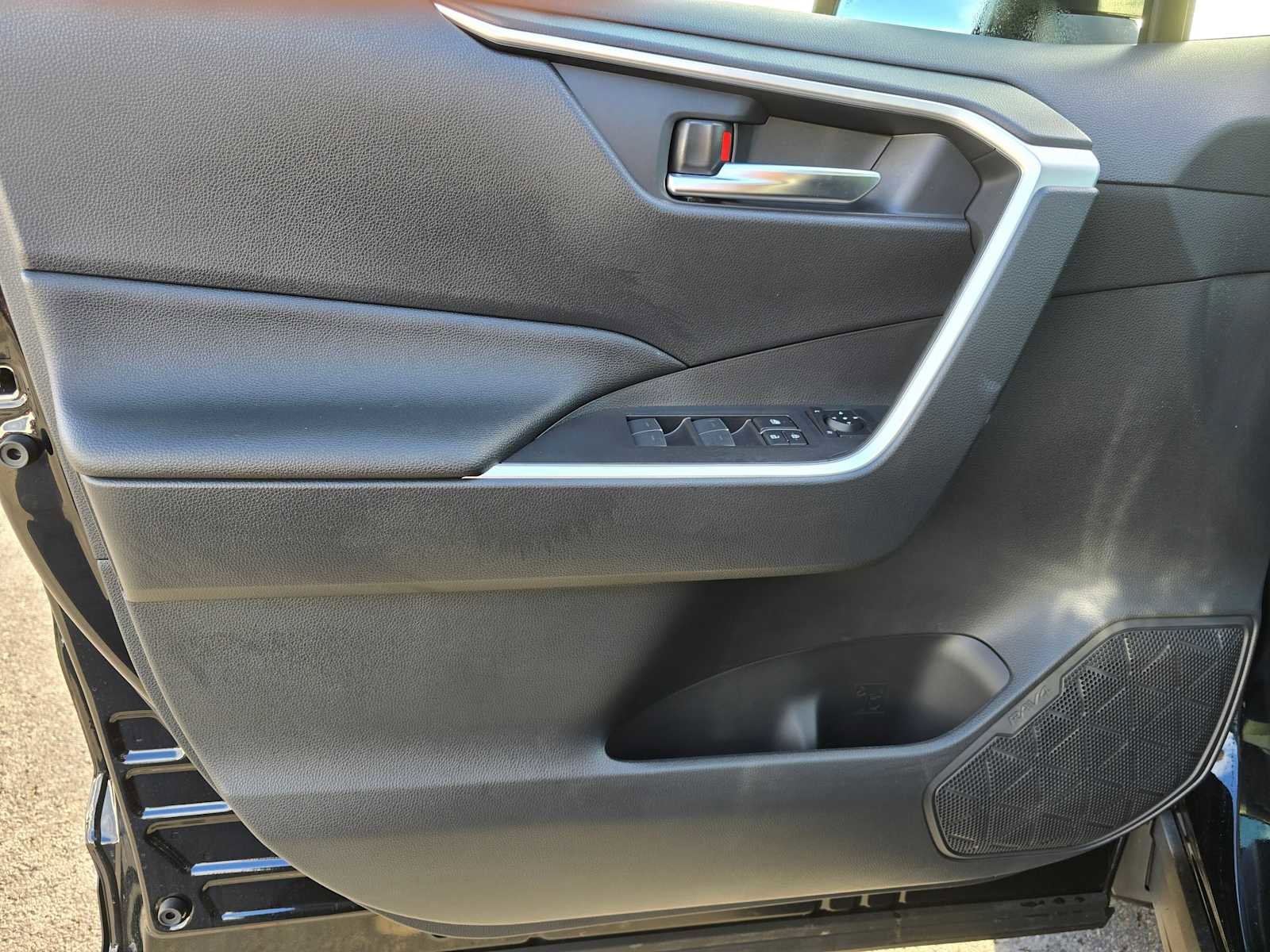 Certified 2025 Toyota RAV4 XLE image 22