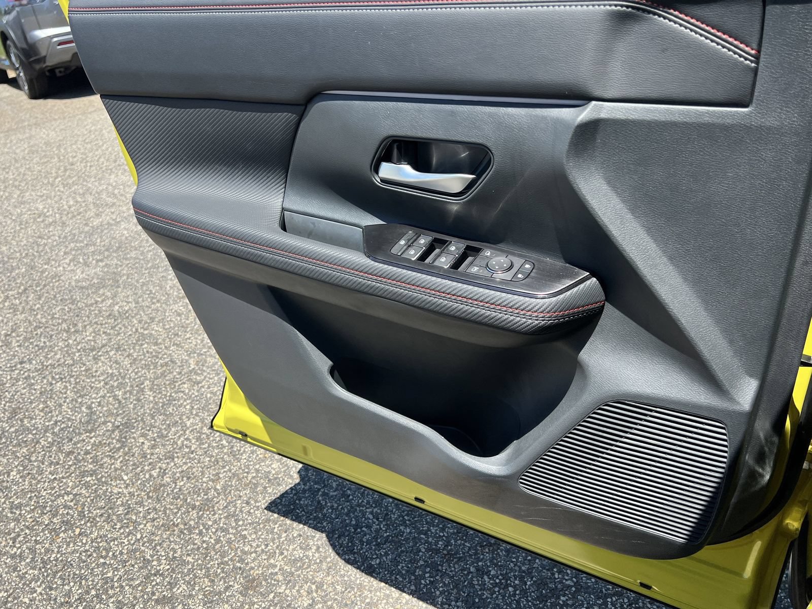 Certified 2025 Nissan Kicks SR AWD/4WD image 13