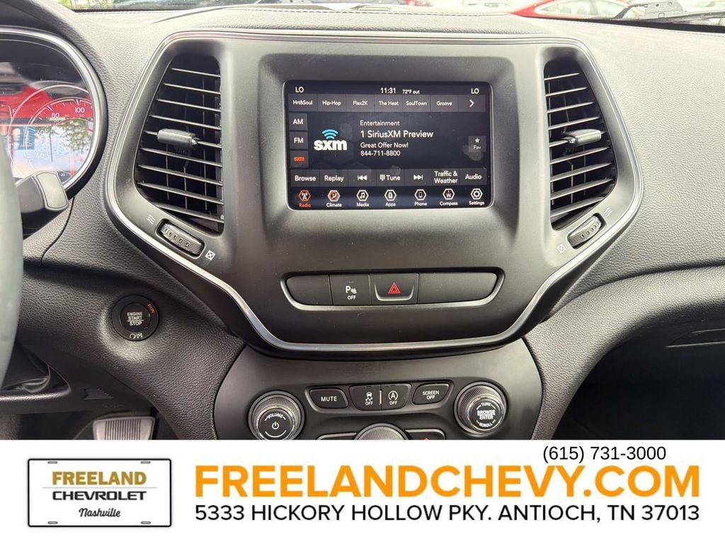 Used 2019 Jeep Cherokee Latitude Plus w/ Comfort/Convenience Group FWD image 30