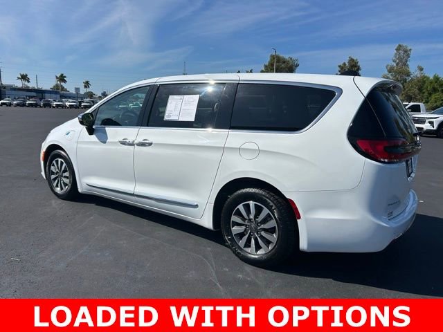 Used 2023 Chrysler Pacifica Limited FWD image 4